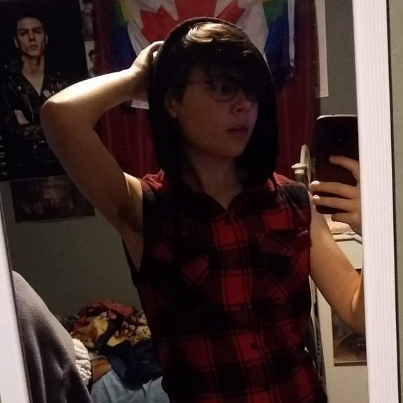 Meet your Posher, Hayden! - Picture 2 of 2